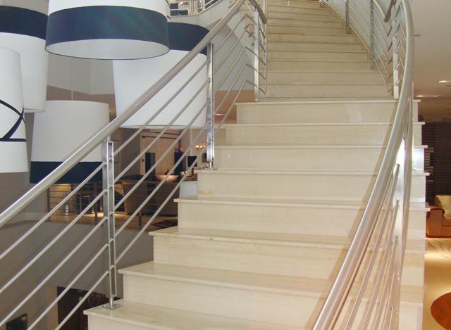 Mármore Crema Paraná 2cm com espelho recuado