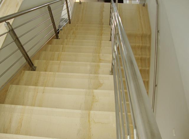 Mármore Crema Paraná 2cm com espelho recuado